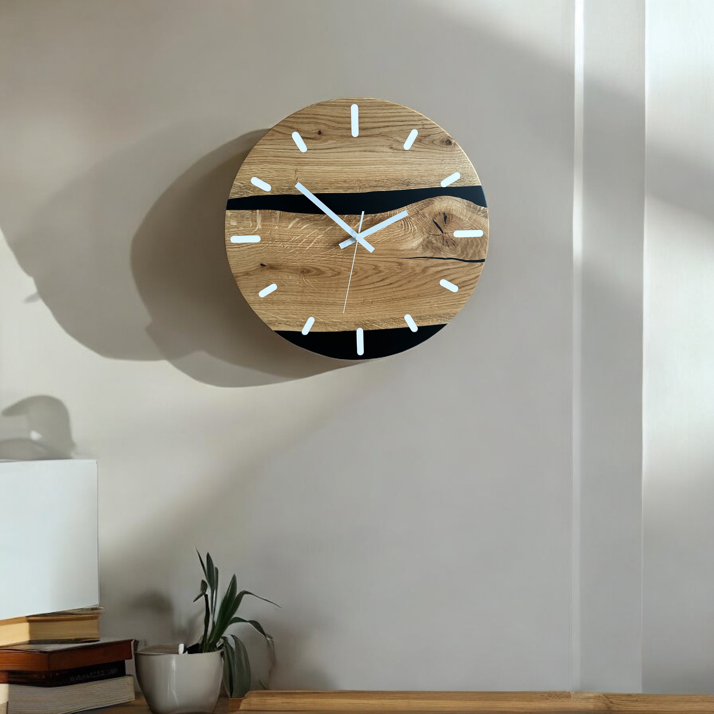 Zegar ścienny z drewna dębowego i żywicy epoksydowej