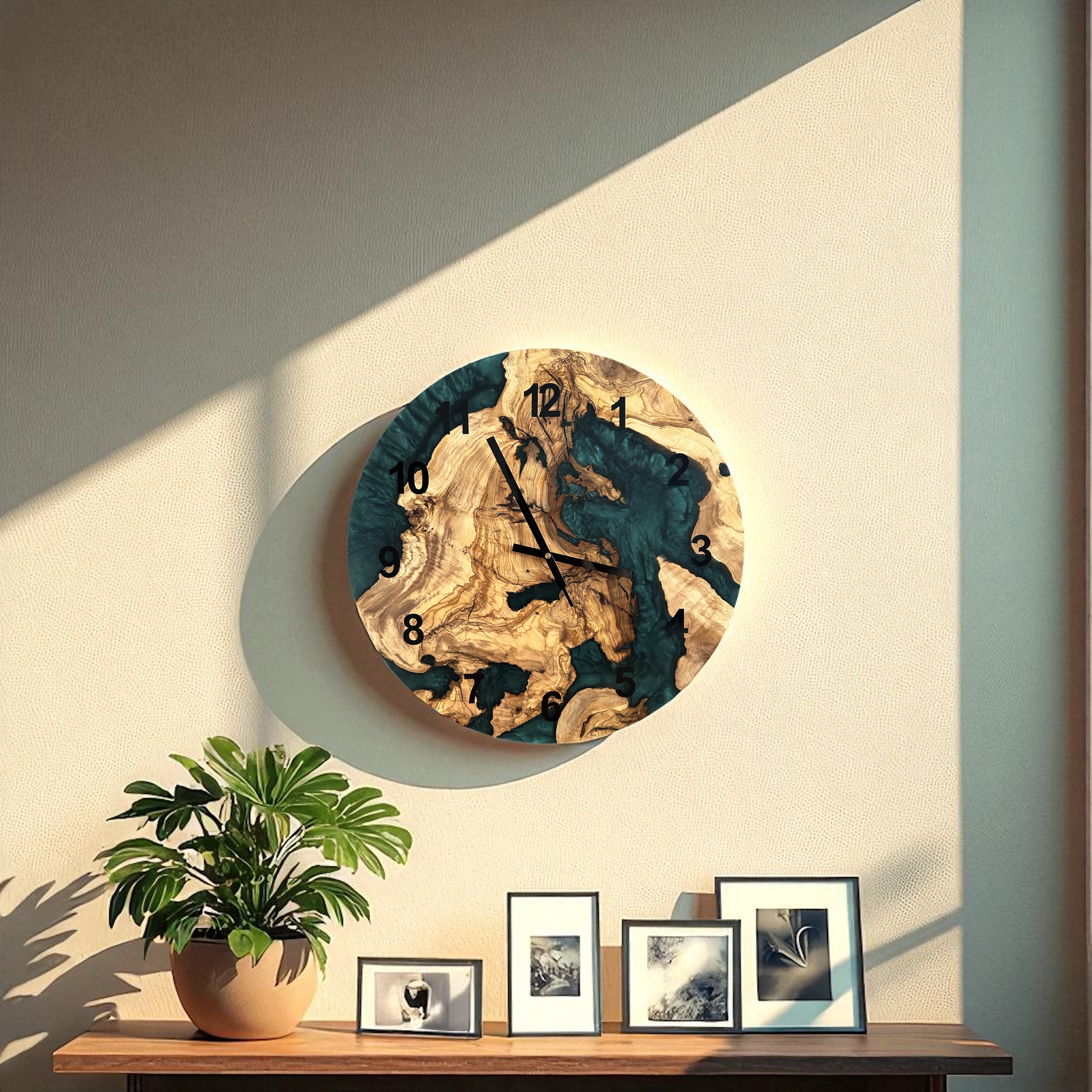 Zegar ścienny z drewna oliwnego i żywicy epoksydowej