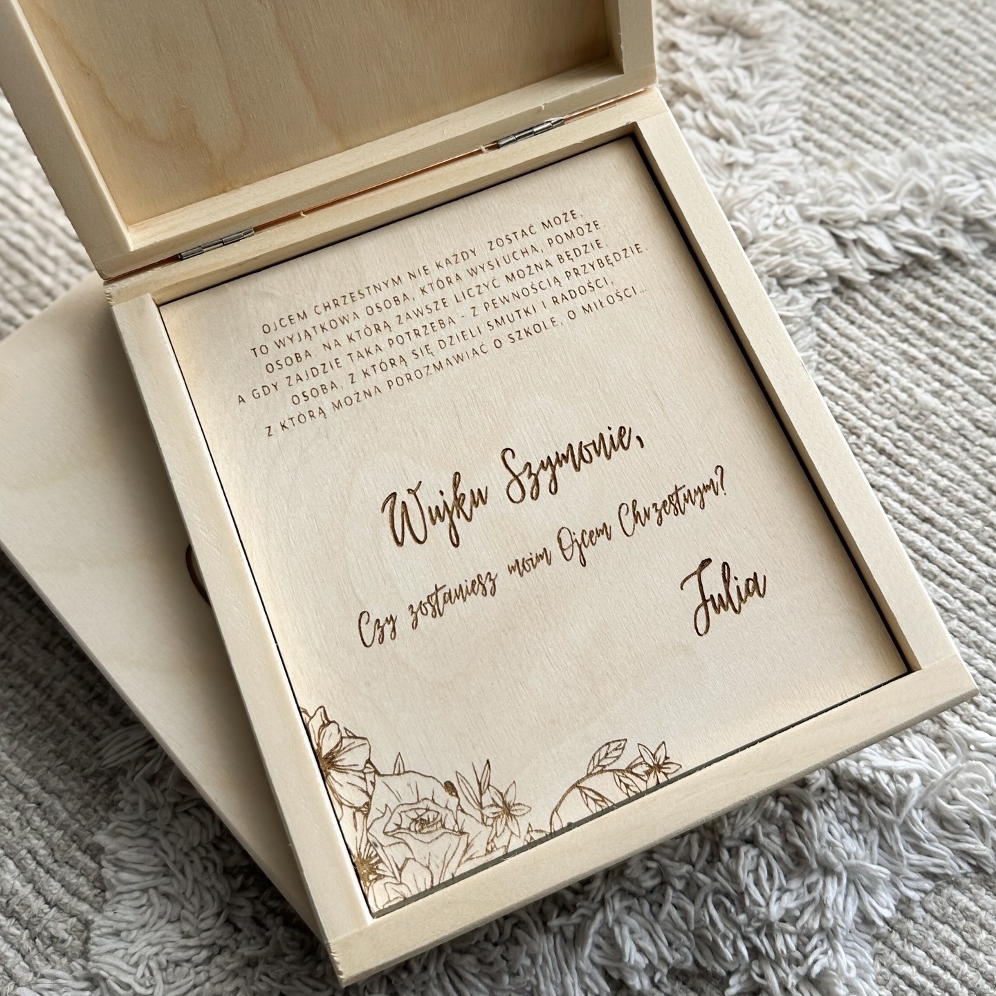 Pudełko drewniane - pytanie do Chrzestnego/Chrzestnej z możliwością dołączenia zdjęcia dziecka - obrazek 2