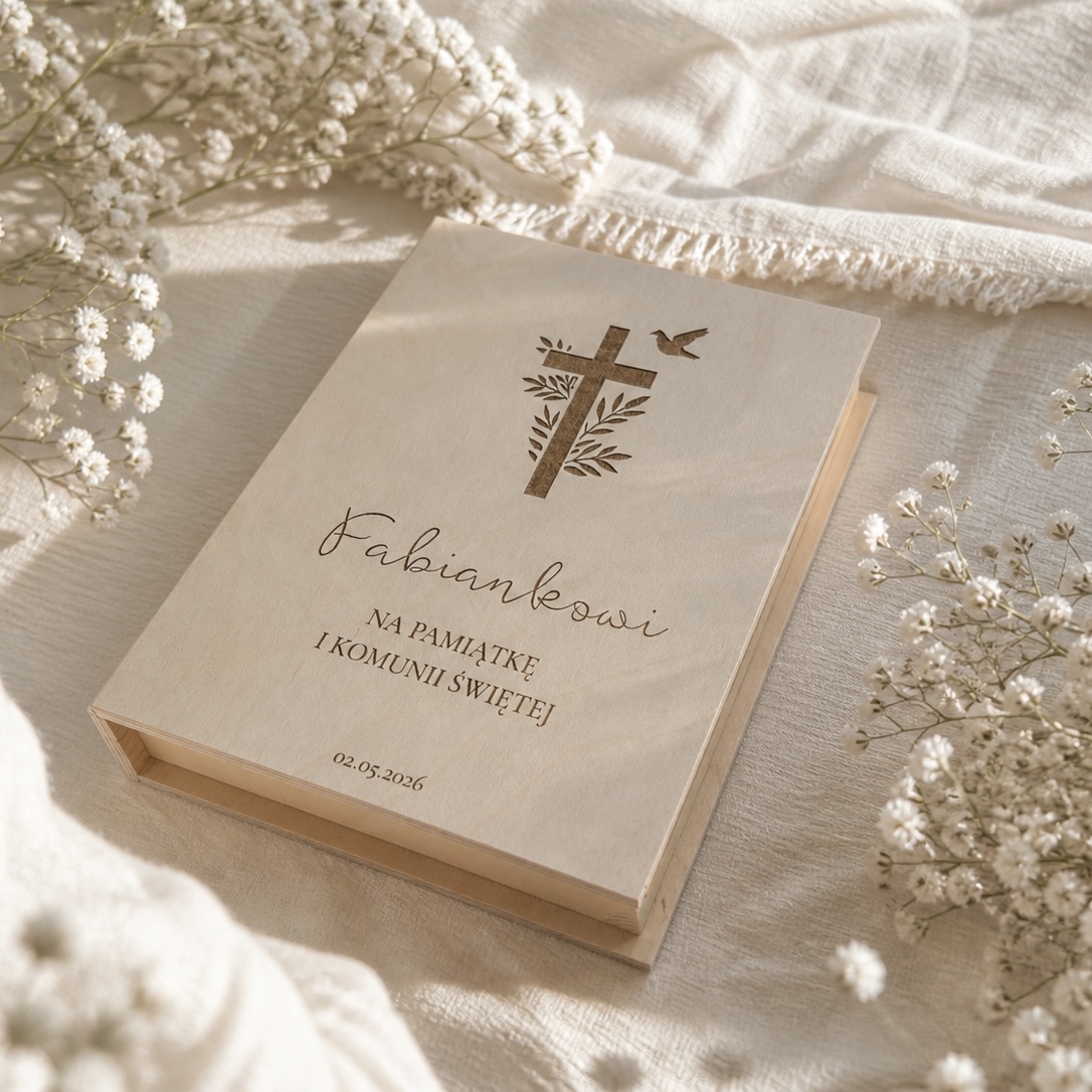 Pudełko drewniane z Biblią w środku - prezent na I Komunię Świętą